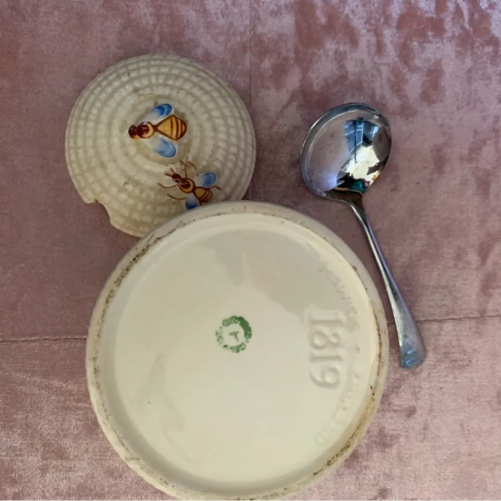 Vintage Pre-Loved Ceramic Honey Pot with Spoon and Bee Decor - Picture 6 of 7